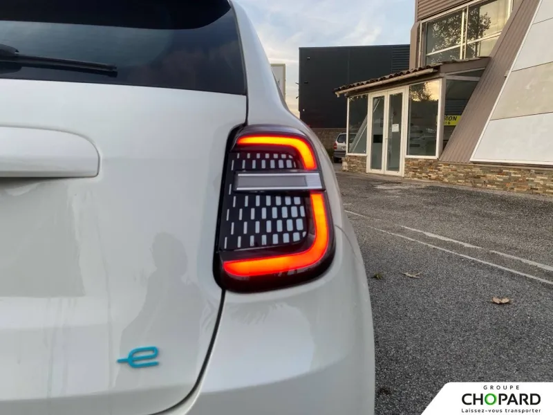 Image secondaire du véhicule 9