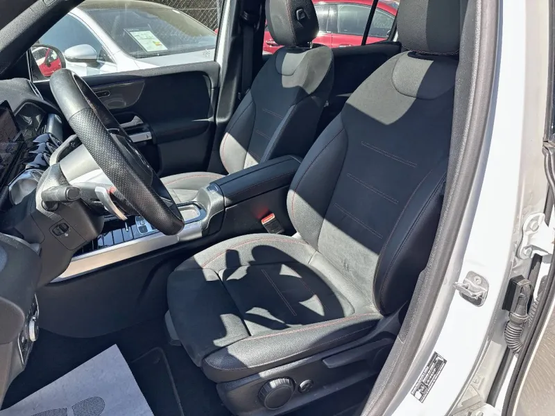 Image secondaire du véhicule 10