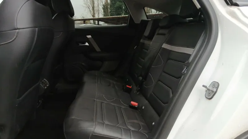 Image secondaire du véhicule 12