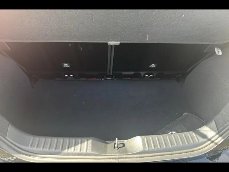 Image secondaire du véhicule 10