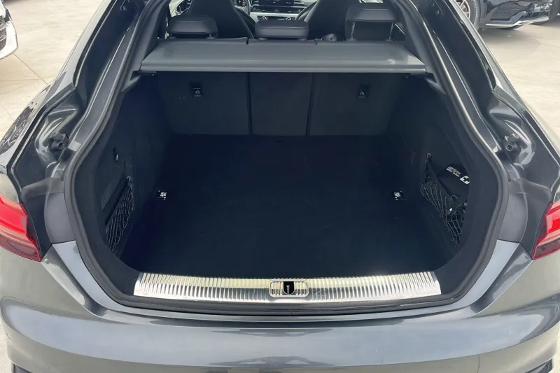 Image secondaire du véhicule 10