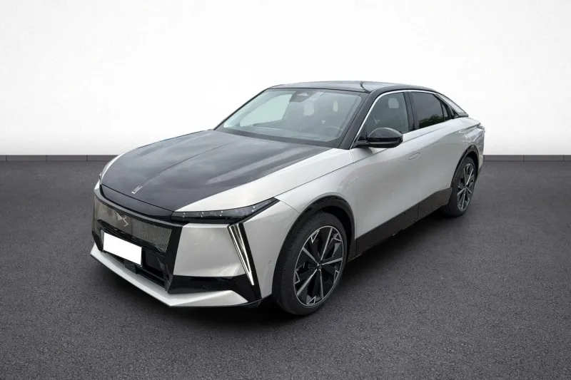 DS Automobiles-N°8-d'occasion chez DS Store Montélimar