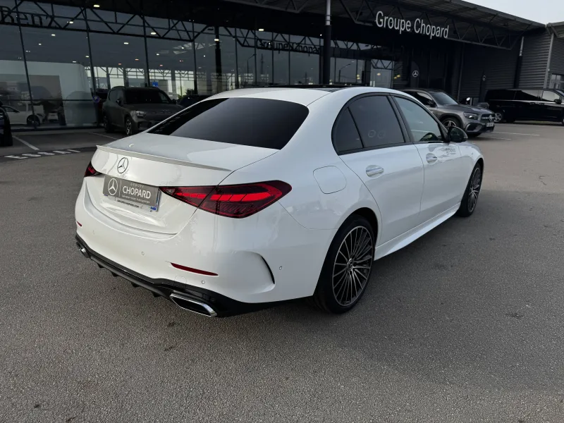 Image secondaire du véhicule 4