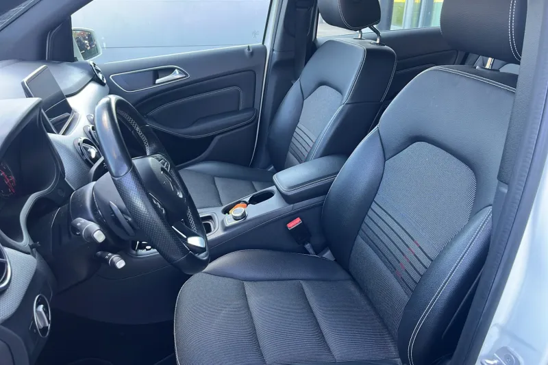 Image secondaire du véhicule 10