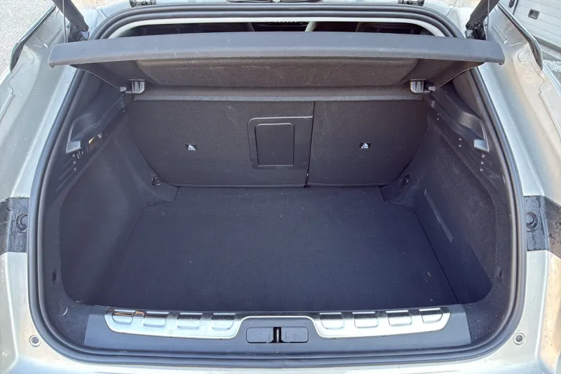 Image secondaire du véhicule 10