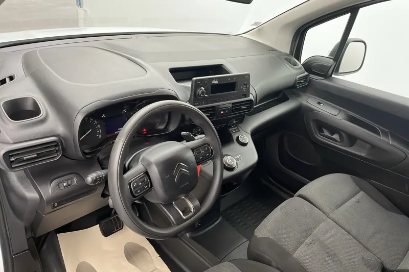 Image secondaire du véhicule 10