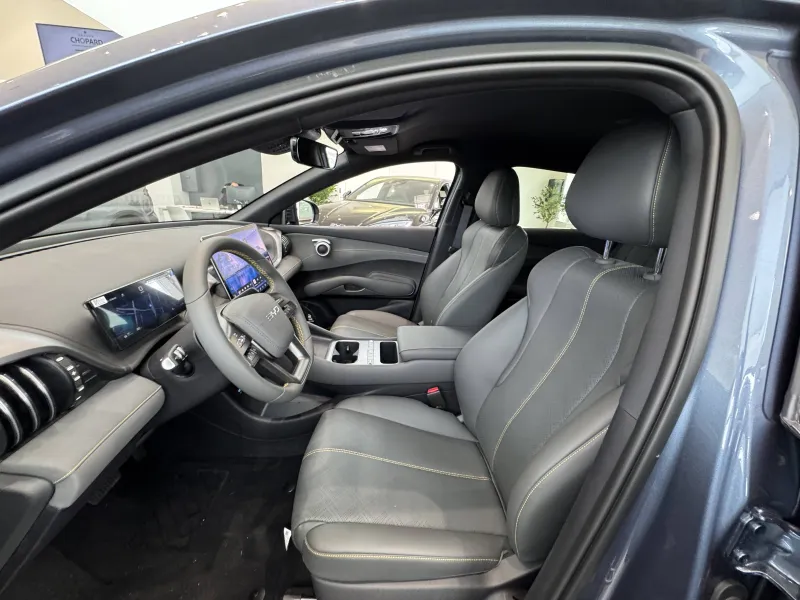 Image secondaire du véhicule 4