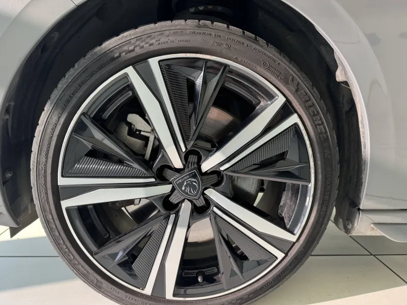 Image secondaire du véhicule 10