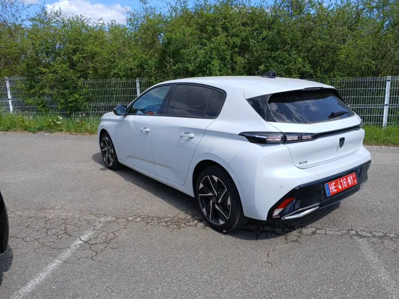 Image secondaire du véhicule 8