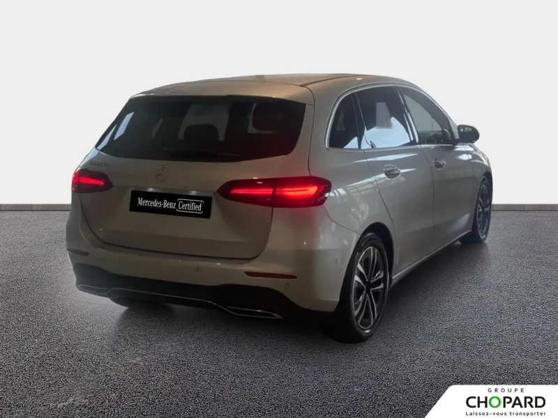 Image secondaire du véhicule 4