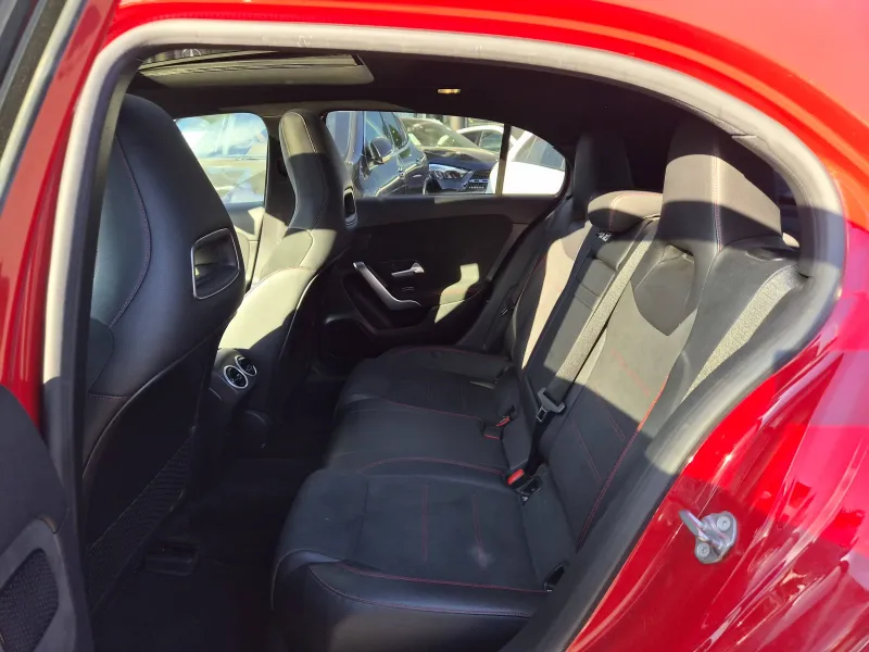 Image secondaire du véhicule 10