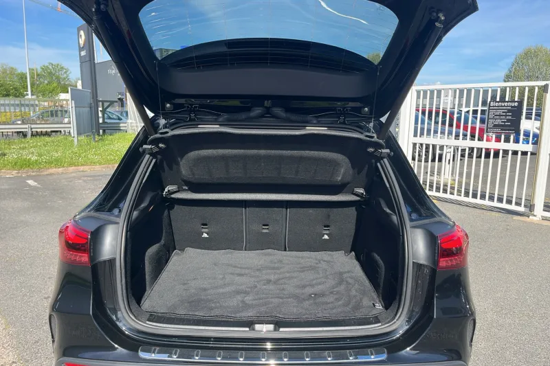 Image secondaire du véhicule 10