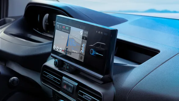 Peugeot Partner 2024 : détail écran tactile