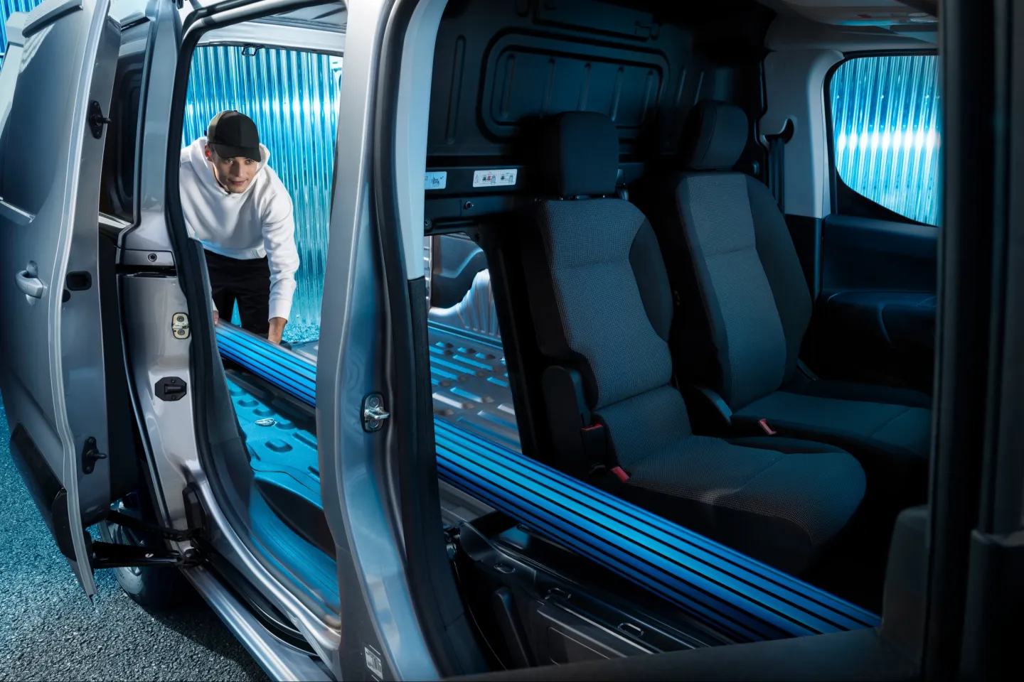 Peugeot Partner 2024 : cabine Extenso avec trappe