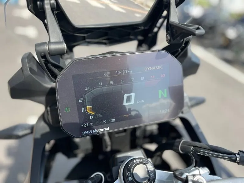 Image secondaire du véhicule 4