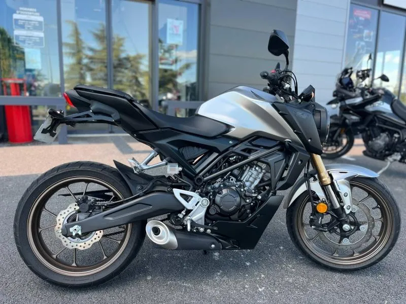 Image secondaire du véhicule 3