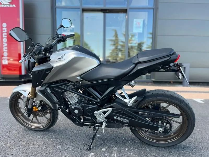 Image secondaire du véhicule 5