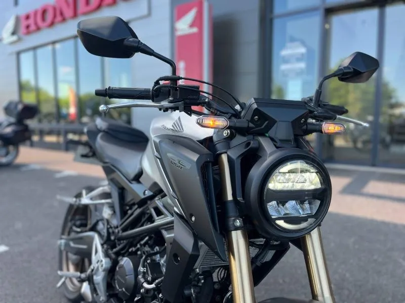 Image secondaire du véhicule 6