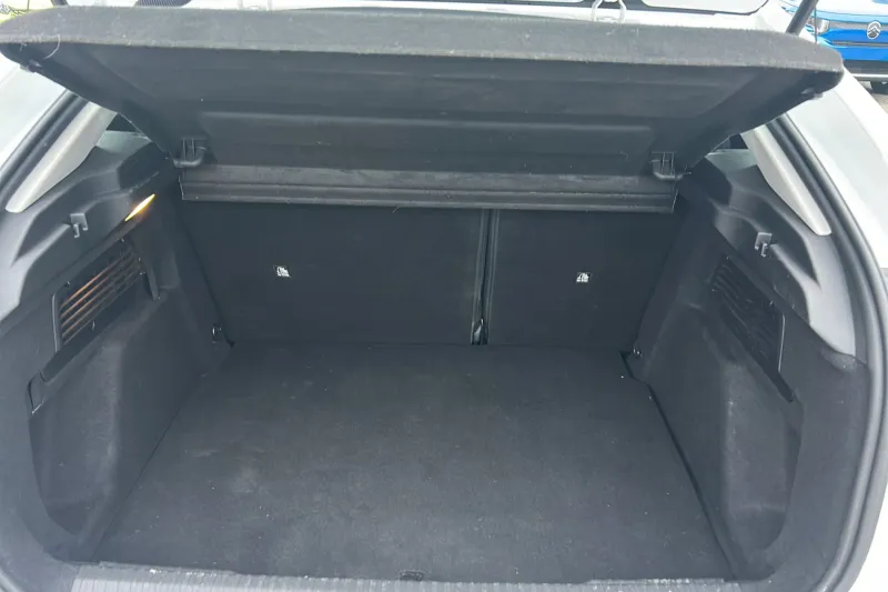 Image secondaire du véhicule 10