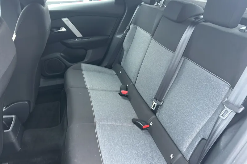 Image secondaire du véhicule 12