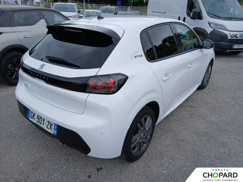 Image secondaire du véhicule 9