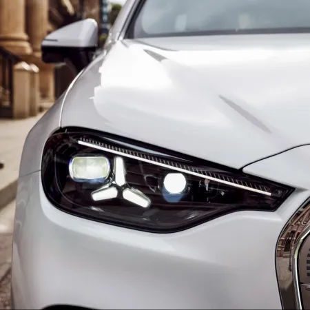 Mercedes Classe C électrique : Signature lumineuse avant