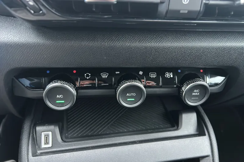 Image secondaire du véhicule 24