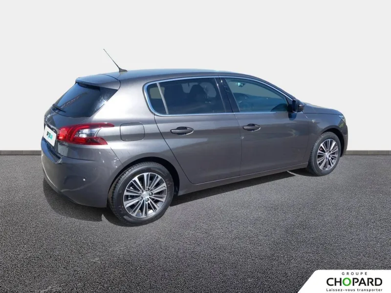 Image secondaire du véhicule 4