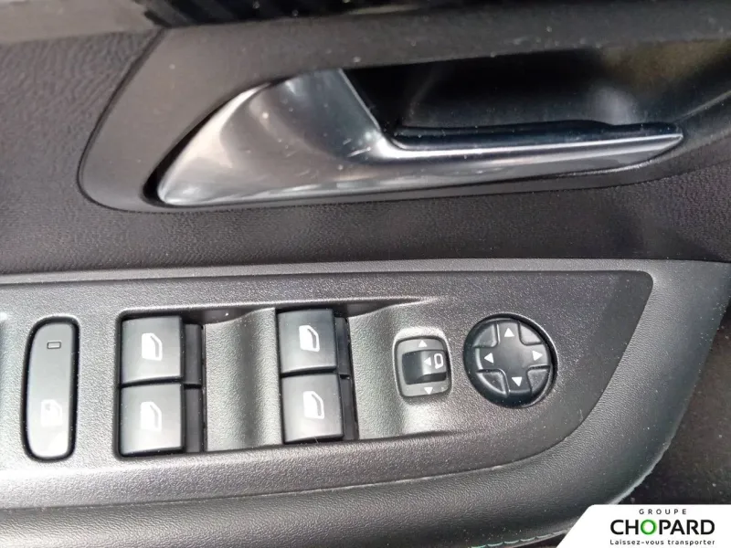 Image secondaire du véhicule 4