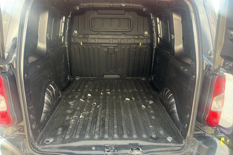 Image secondaire du véhicule 10