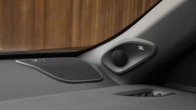 Toyota Yaris Cross : Enceinte JBL