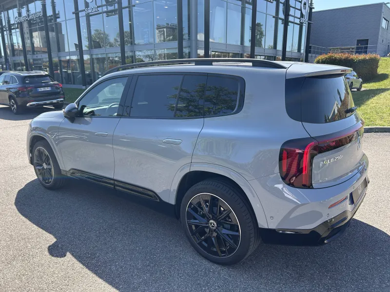 Image secondaire du véhicule 3