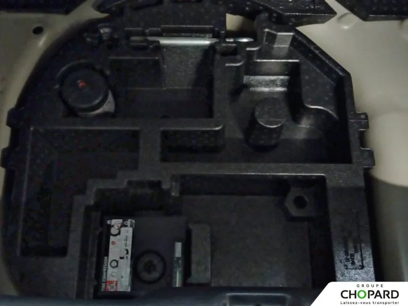 Image secondaire du véhicule 8