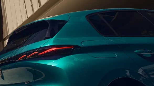 Peugeot 308 2025 : détail feu arrière