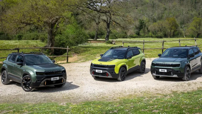 Jeep Avenger 2026 : 3 modèles dans la nature