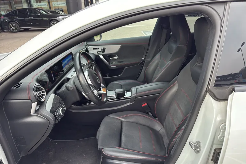 Image secondaire du véhicule 11