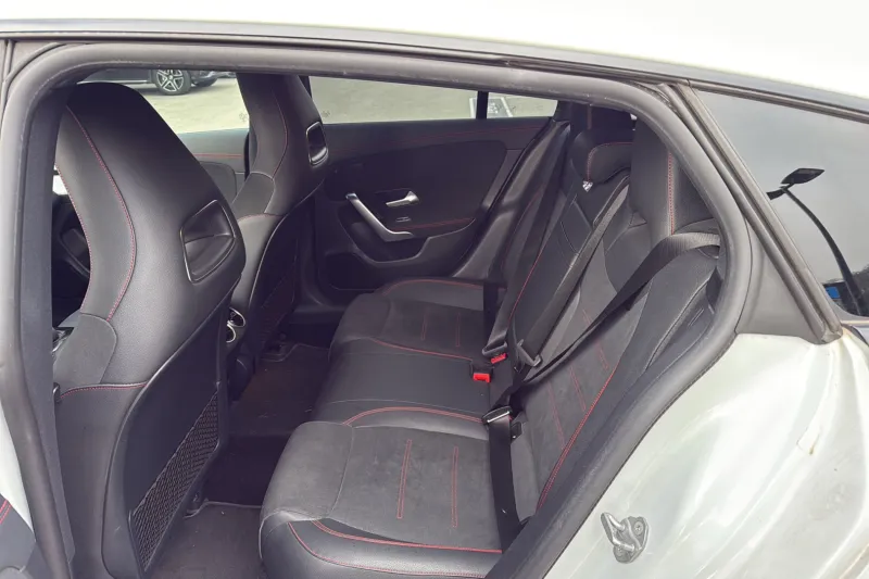 Image secondaire du véhicule 12