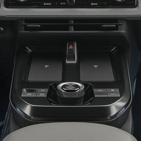 Toyota C-HR+ : Console centrale