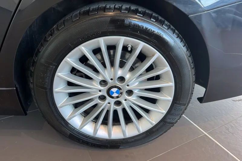 Image secondaire du véhicule 10