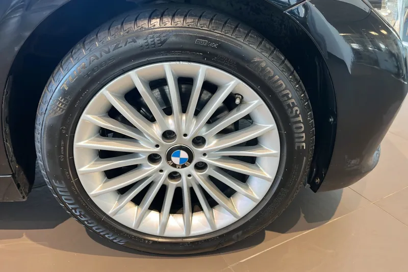 Image secondaire du véhicule 12