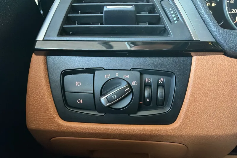 Image secondaire du véhicule 30