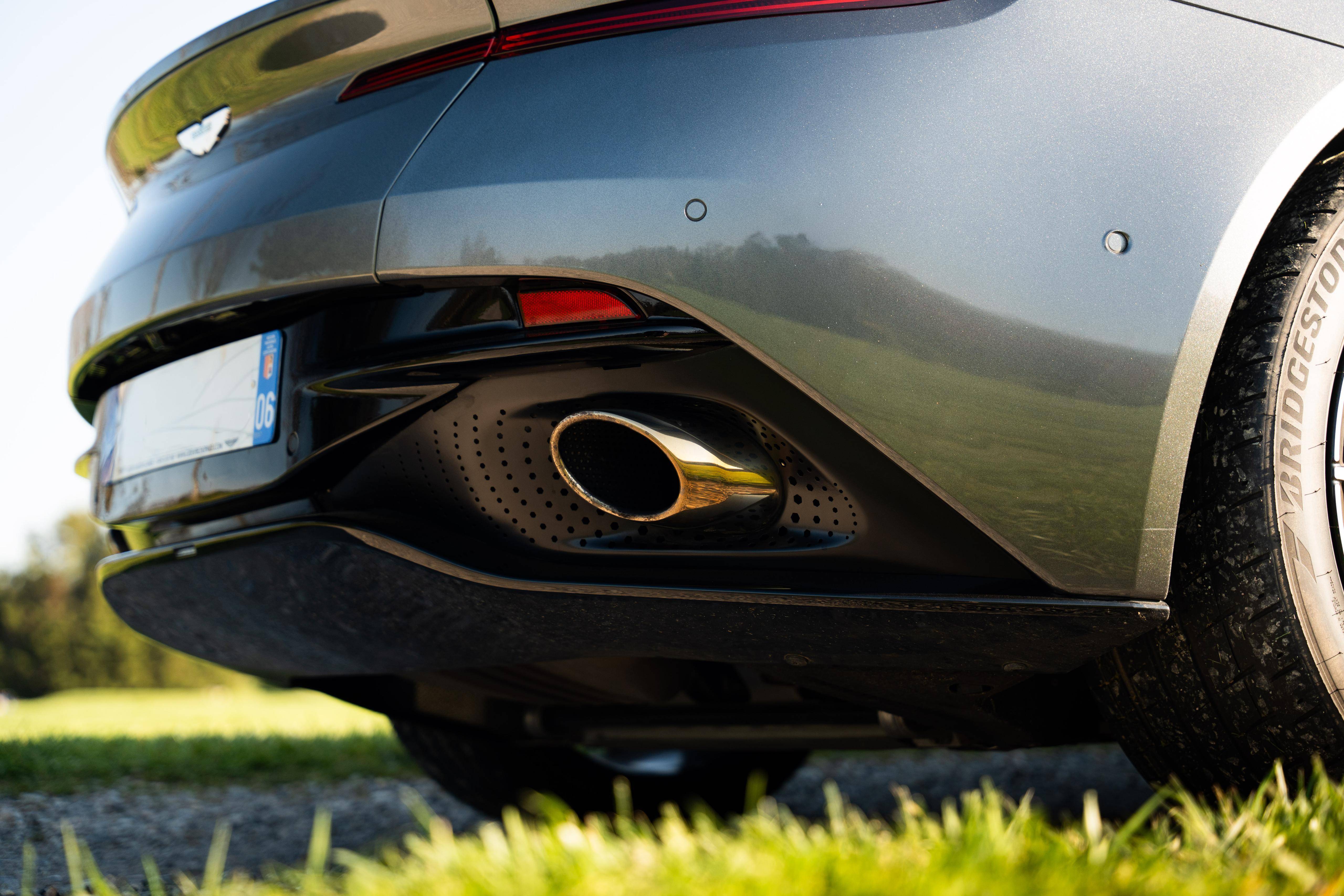 DB11 COUPE DB11 Coup&eacute; 5.2 Biturbo V12 &mdash; 3