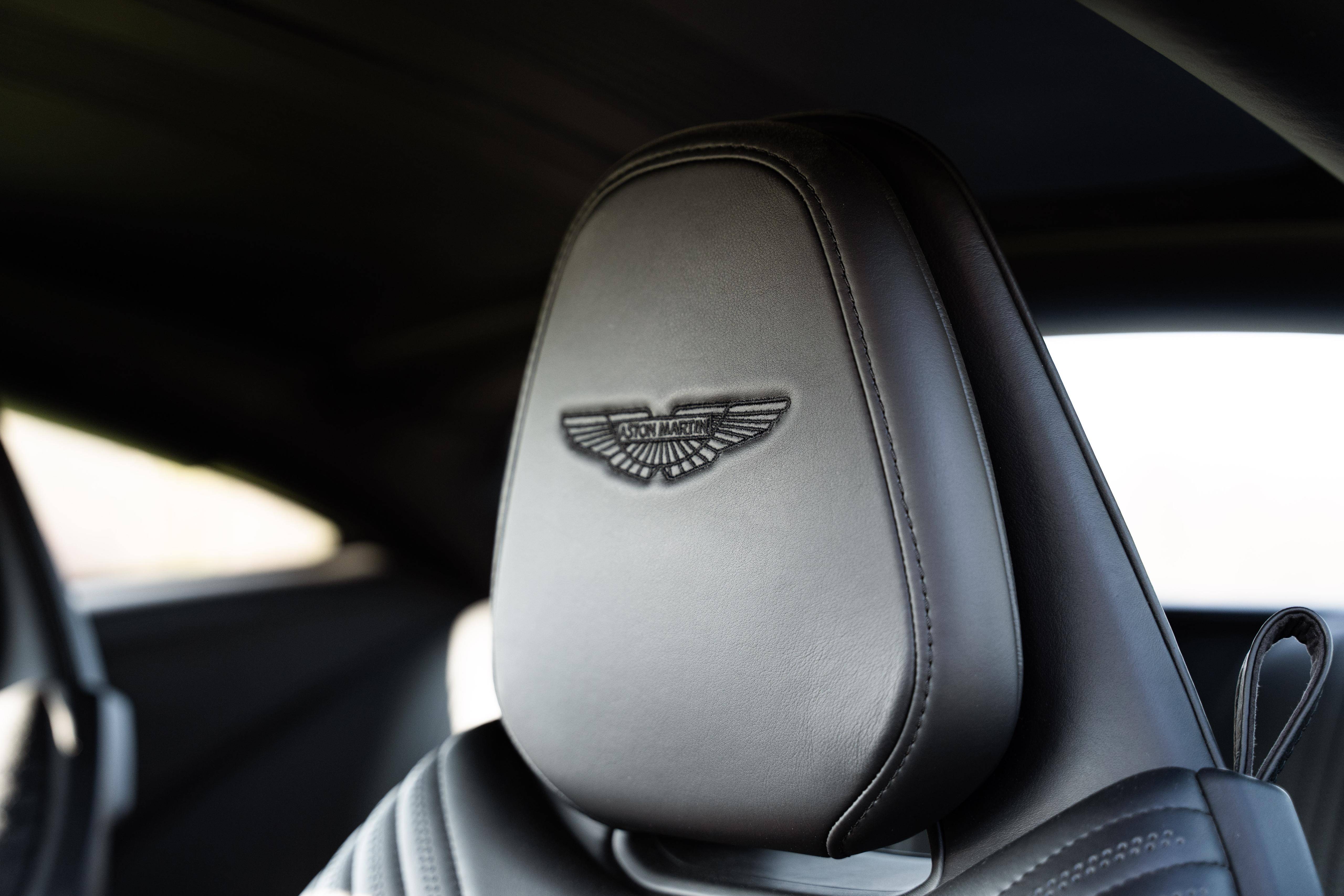 DB11 COUPE DB11 Coup&eacute; 5.2 Biturbo V12 &mdash; 7