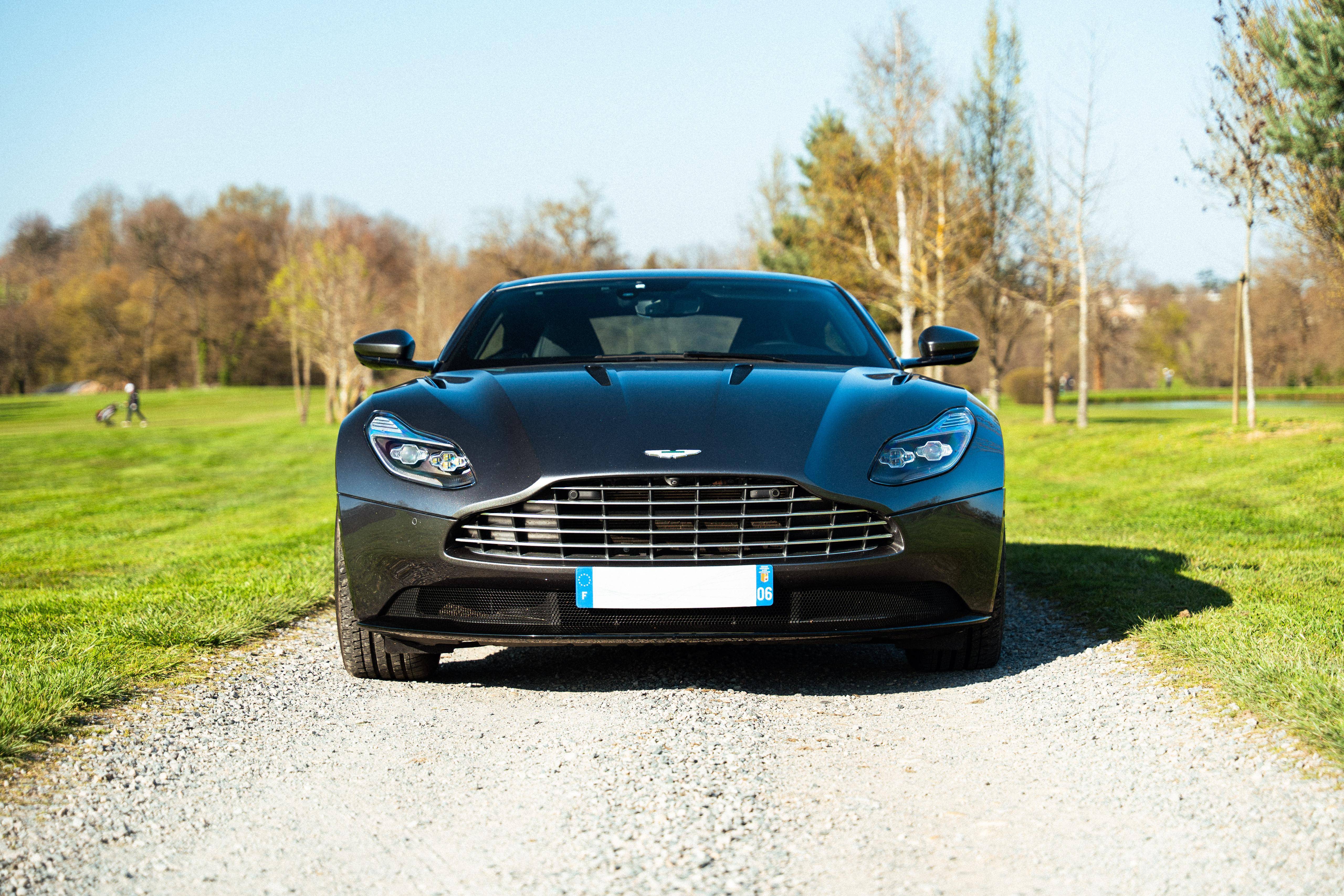 DB11 COUPE DB11 Coup&eacute; 5.2 Biturbo V12 &mdash; 8