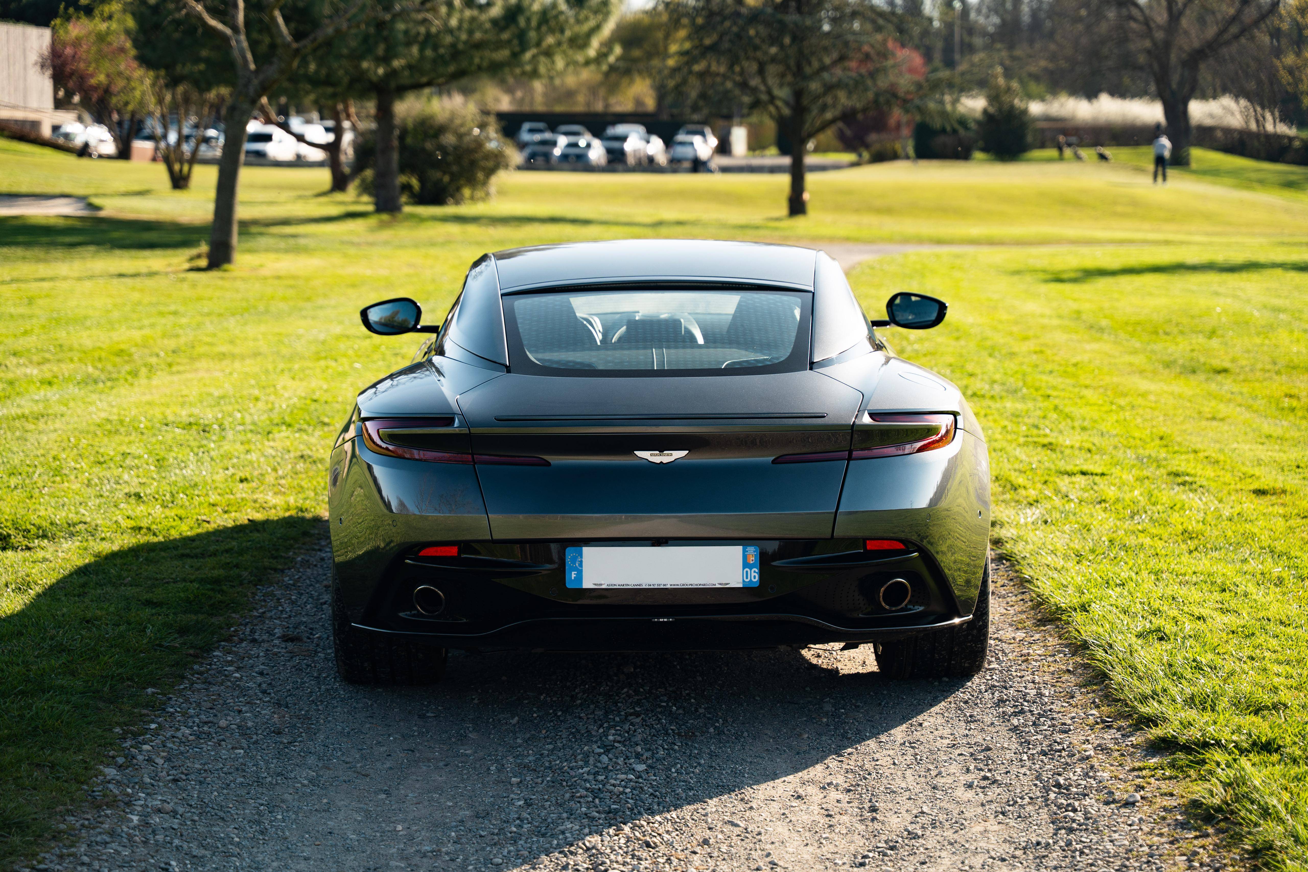 DB11 COUPE DB11 Coup&eacute; 5.2 Biturbo V12 &mdash; 20
