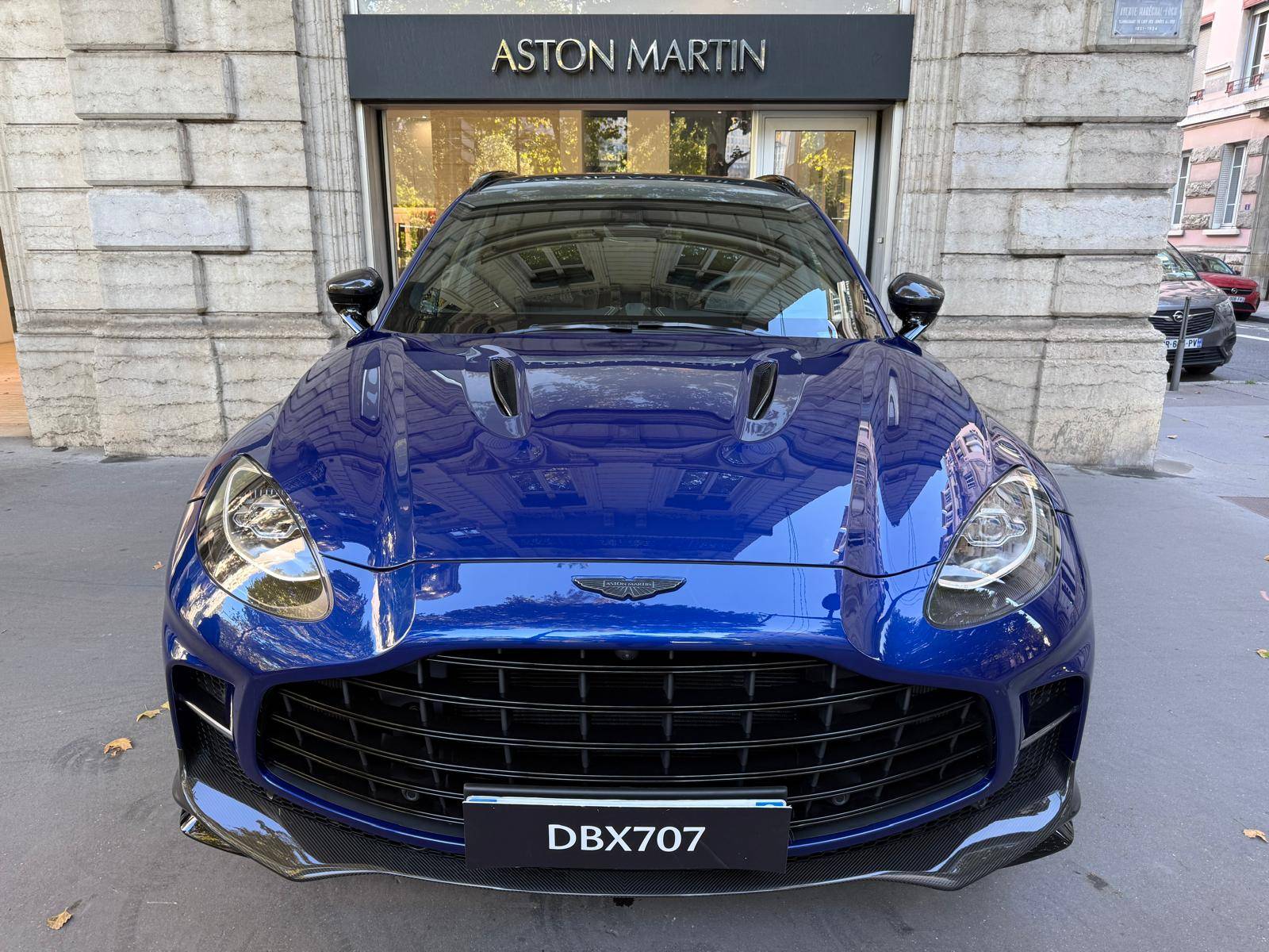 DBX707 DBX707 4.0 Biturbo V8 &mdash; 1