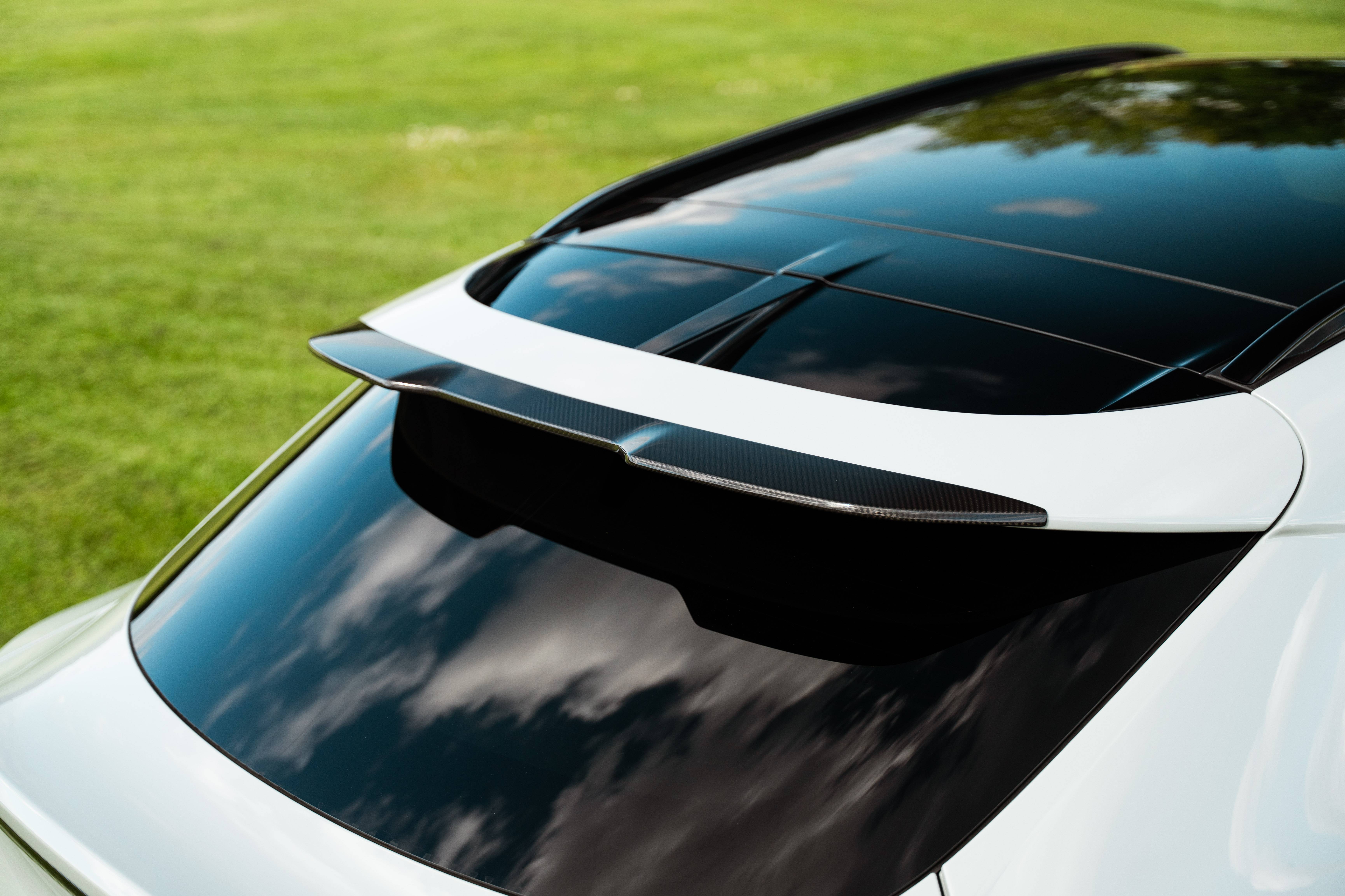 DBX707 DBX707 4.0 Biturbo V8 &mdash; 9