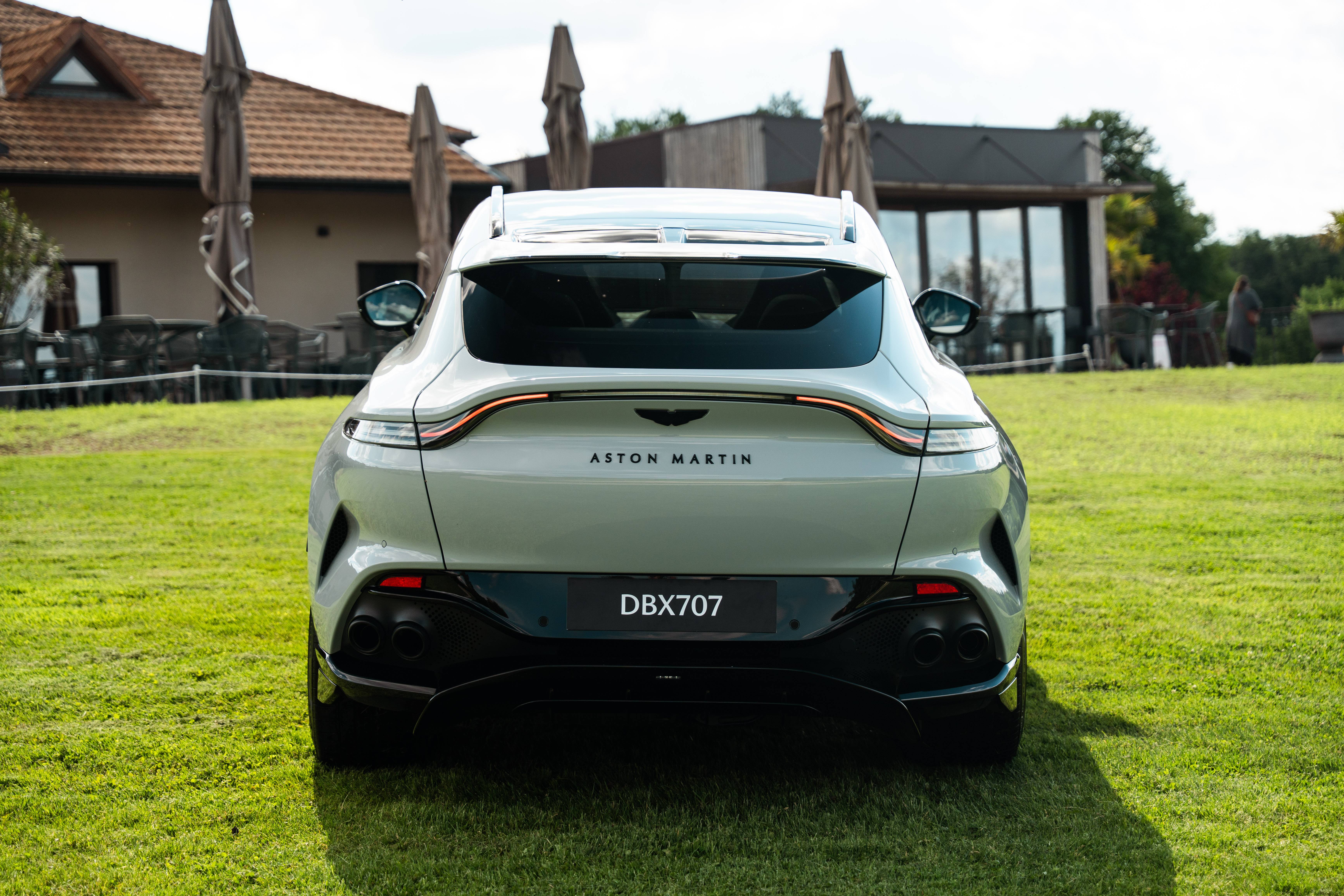 DBX707 DBX707 4.0 Biturbo V8 &mdash; 13