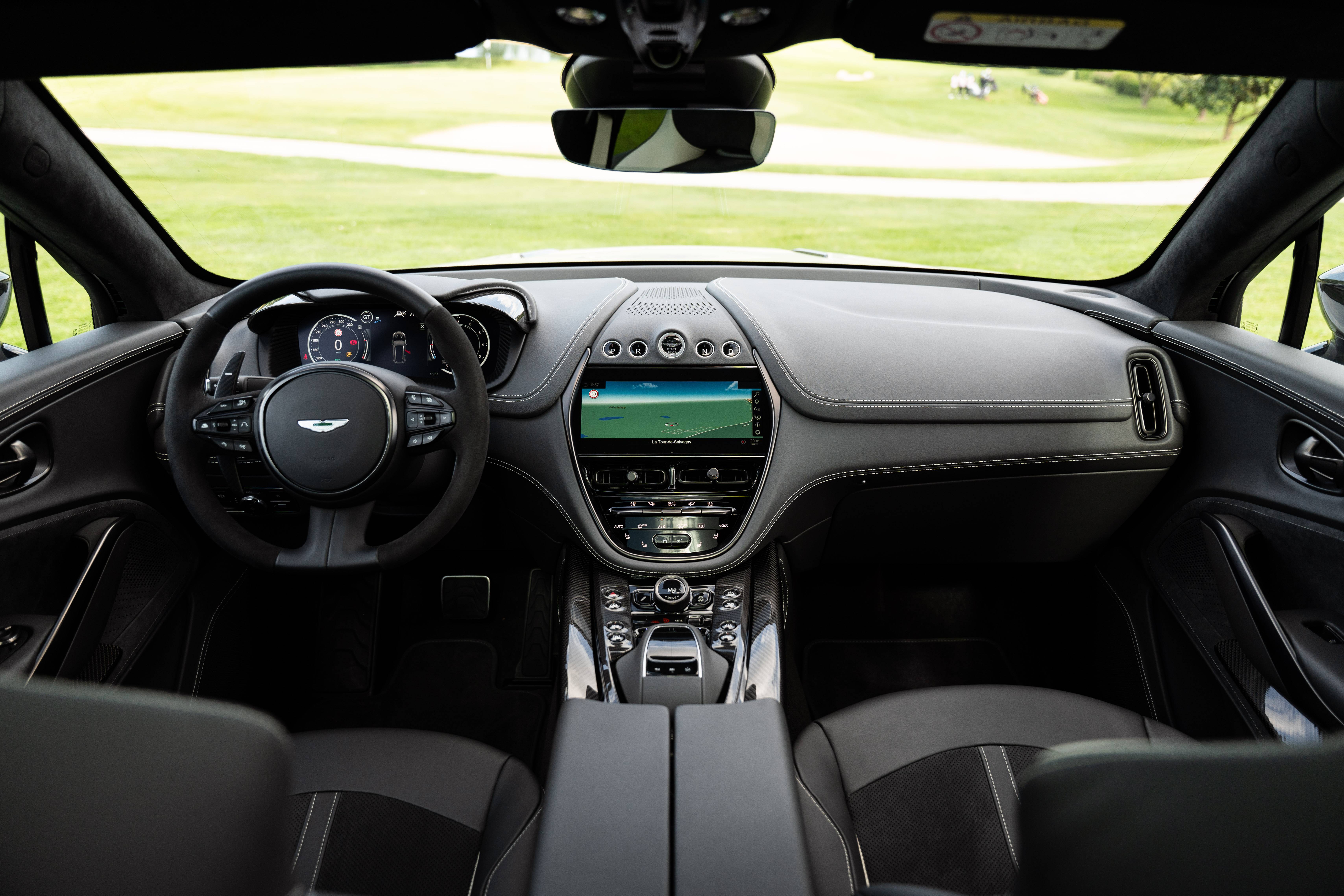 DBX707 DBX707 4.0 Biturbo V8 &mdash; 15