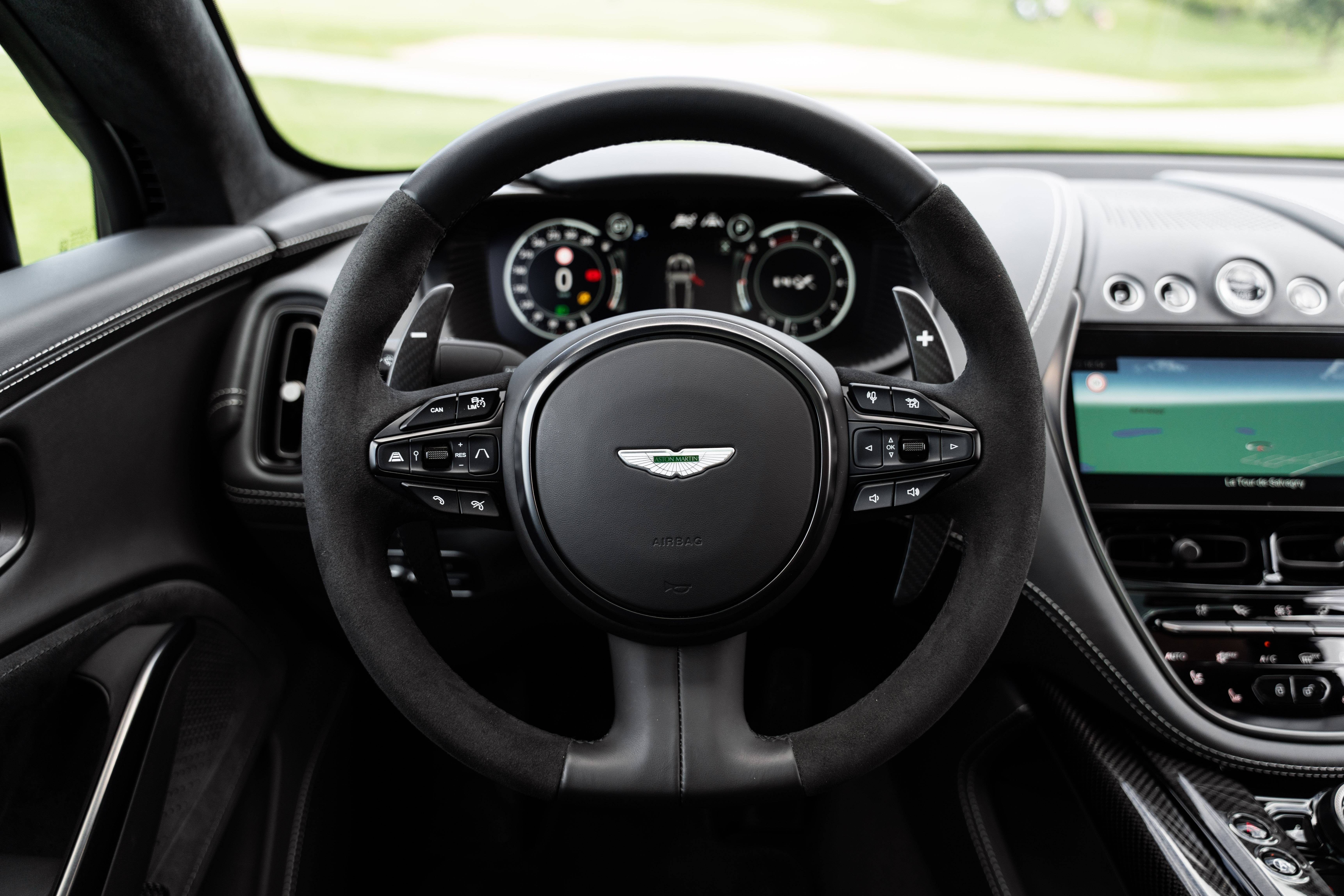 DBX707 DBX707 4.0 Biturbo V8 &mdash; 20